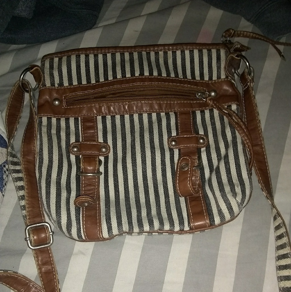 !!!!3/$10!!!!Cross body purse